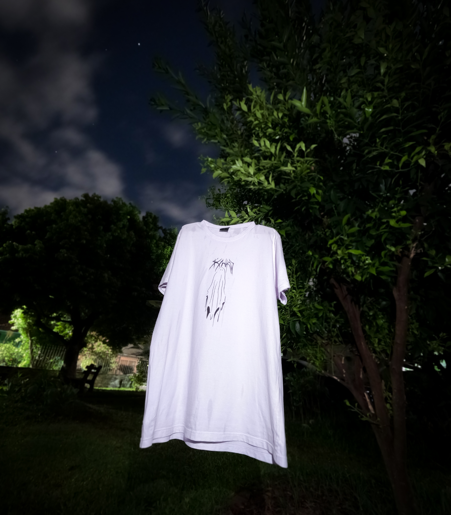 Camiseta SGURD - Fantasma Branco